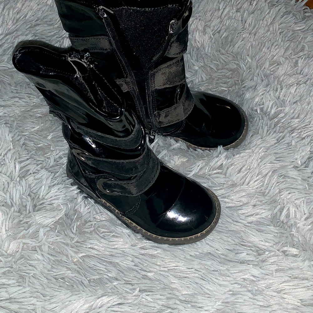 Girls boots